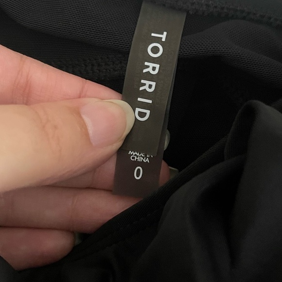 Torrid Bathing Suit Top - Size 0/ Size L - Picture 3 of 4